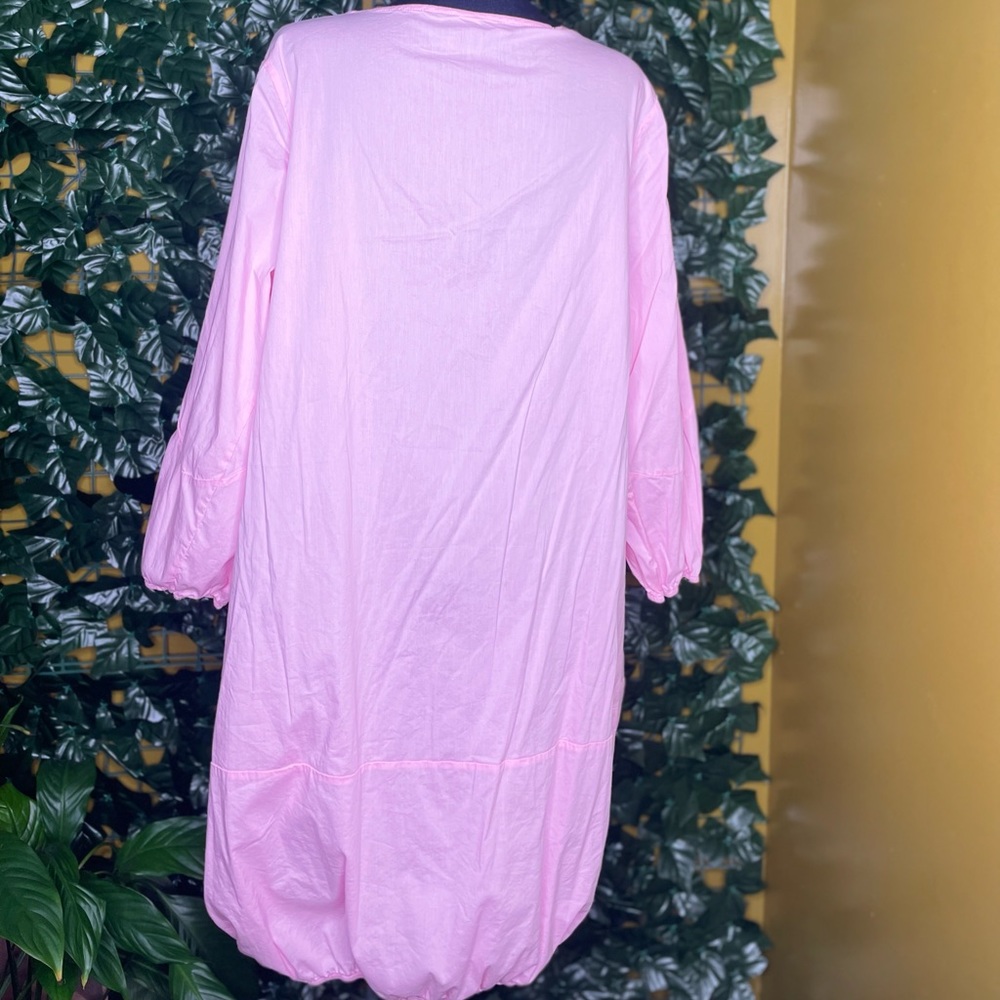Pink bubble dress. Tightens around legs - Picture 2 of 2